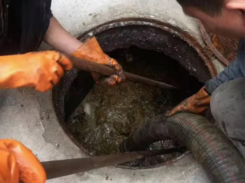 石城清理化粪池时如何避免沼气的危害?